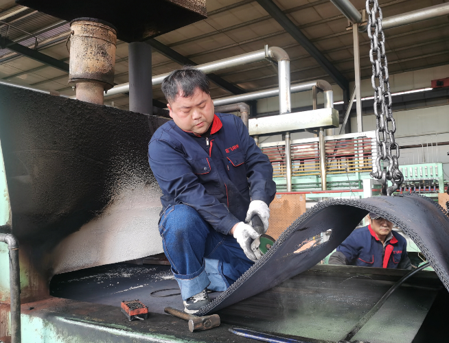 熱處理淬火爐如何更換新網帶？