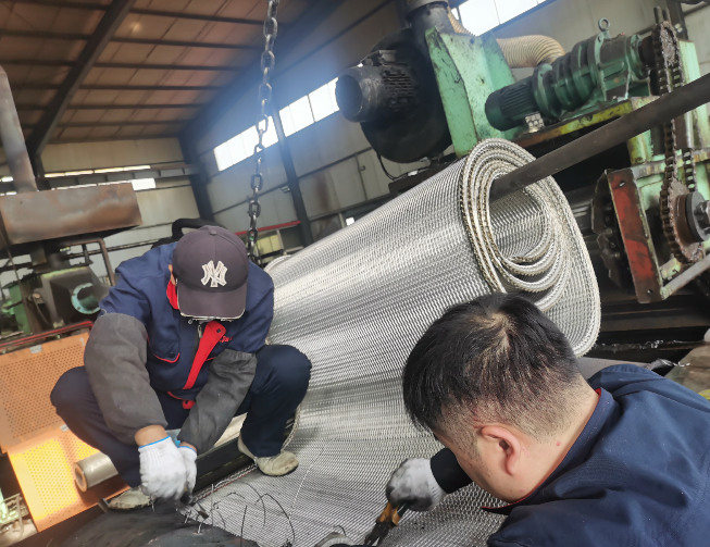 熱處理淬火爐如何更換新網帶？