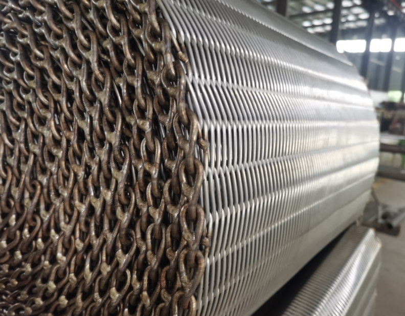 網帶運行過程中為什么會產生跑偏?